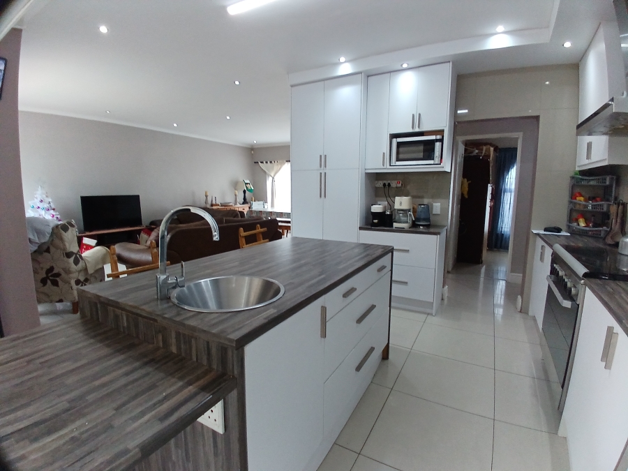 3 Bedroom Property for Sale in Tygerdal Western Cape